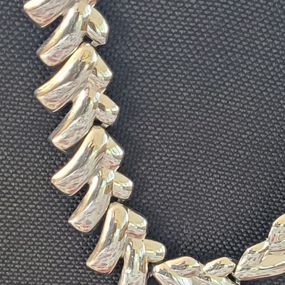 Vintage Ann Klein Silver Chevron Neclace - Statement Piece - Chevron - Picture 11 of 14